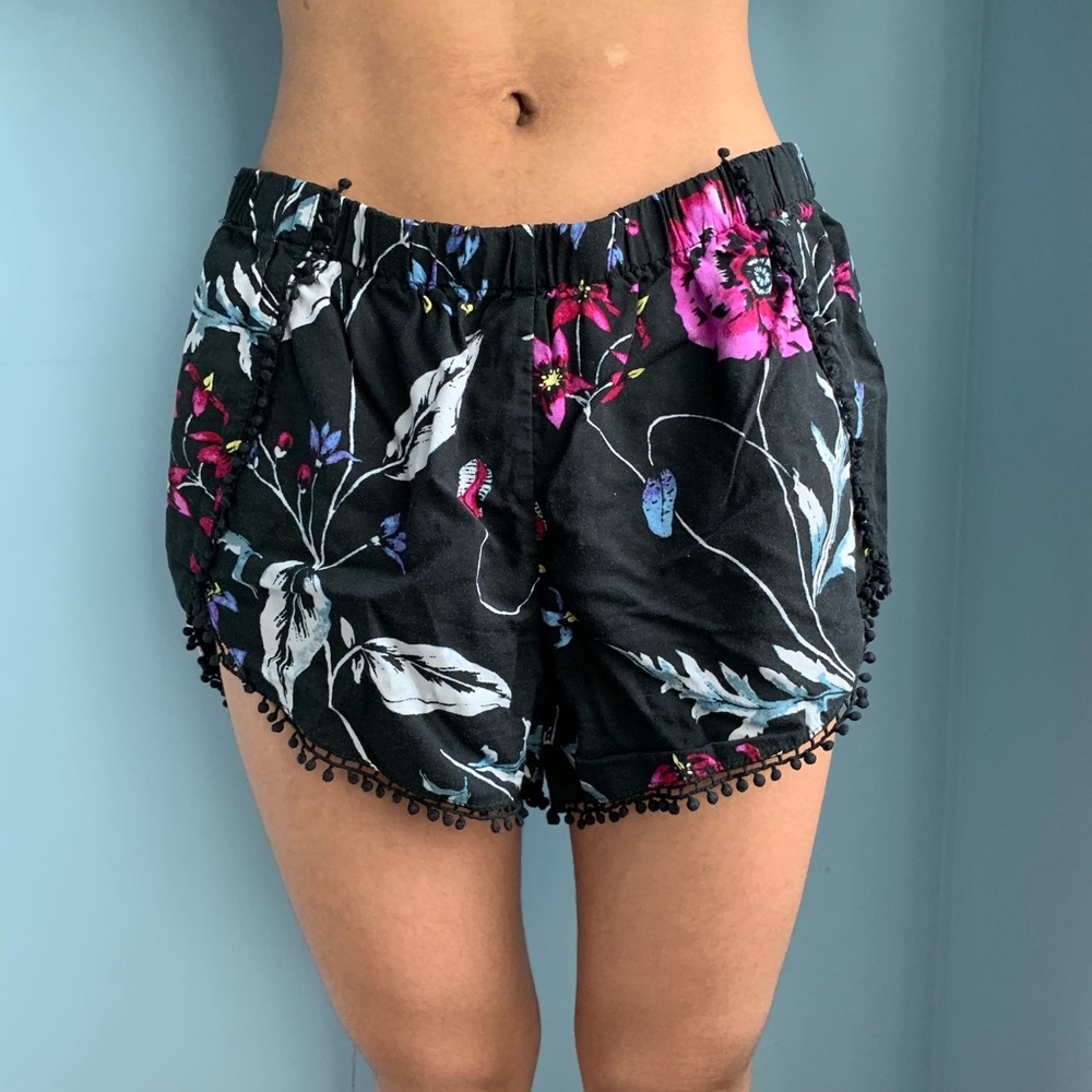 Floral black flowy shorts